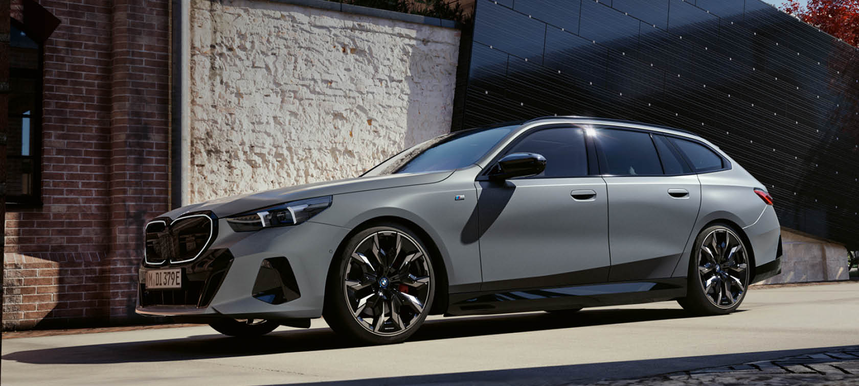THE NEW i5 TOURING - 100% ELEKTRISCH. JETZT BEI UNS.