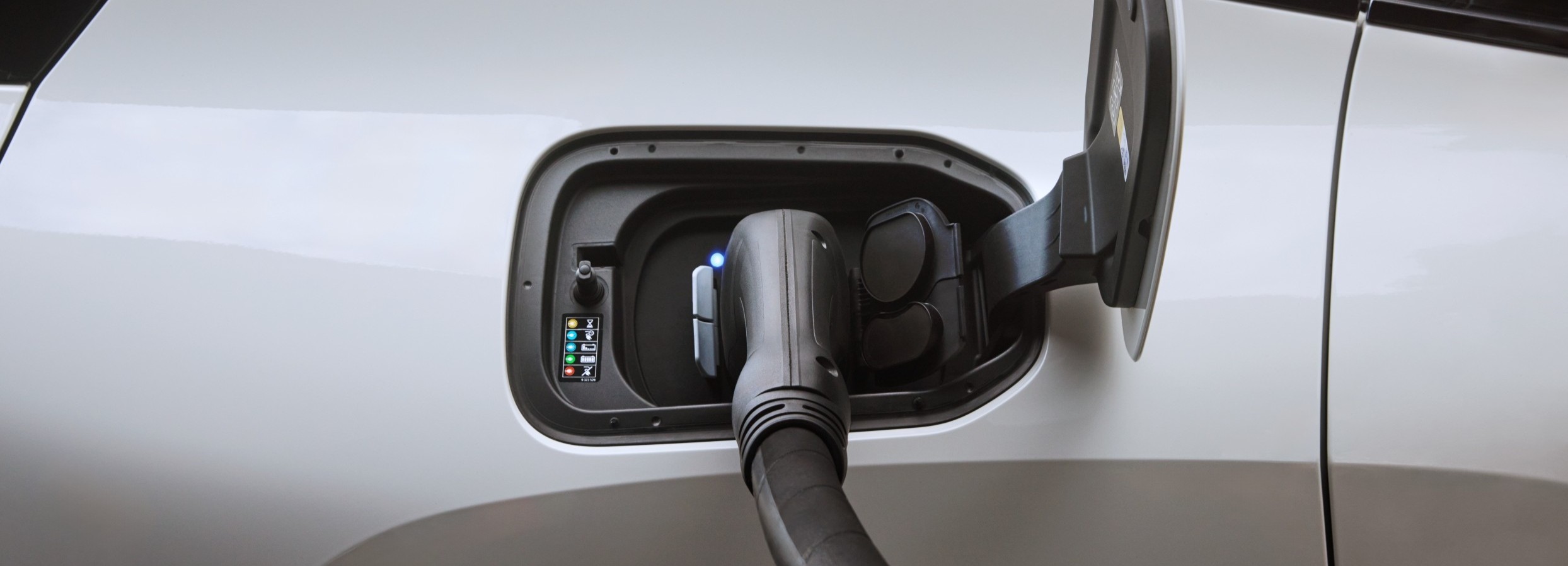 WILLKOMMEN IN DER WELT DER BMW i MODELLE - 
