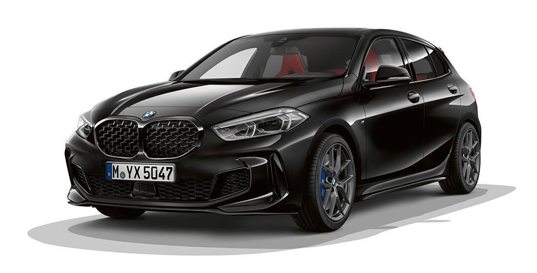 DAS EXTERIEUR- UND INTERIEUR-DESIGN DES BMW M135i xDRIVE.