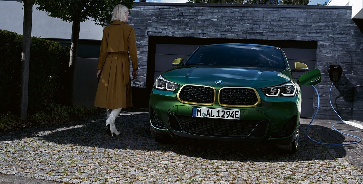 DER NEUE BMW X2 EDITION GOLDPLAY.
