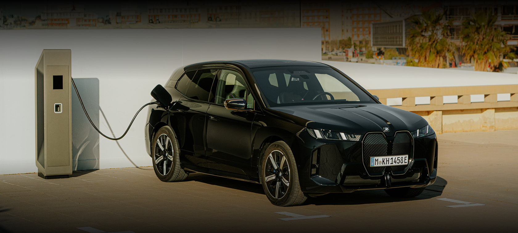 Die Freude am Fahren bleibt. Der Sprit fällt weg. - Elektrisch fahren. Einfacher, als Sie denken.