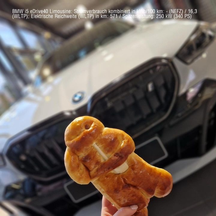 Wie das durftet heute in den ROLF 𝗛𝗢𝗥𝗡 Autohäusern, bei 𝗠𝗜𝗡𝗜 𝗛𝗢𝗥𝗡 und in der Motorradwelt ROLF 𝗛𝗢𝗥𝗡 😋
Warum? Zum Fest des heiligen St. Martin haben wir 