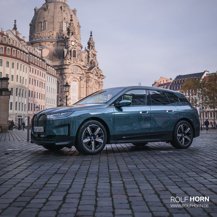 Was wir wissen: Der BMW iX hat bis zu 560km Reichweite. Was wir erleben: eine Woche Sightseeing in Dresden... mit nur einer Batterieladung. 🔋😮 Welche Stadt wollt ihr mal vollelektrisch erkunden?
📸 @v