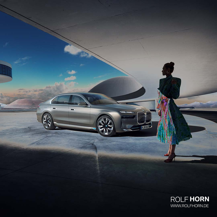 Die Zukunft steht vor der Tür – und vereint bahnbrechendes Design mit Lounge-Feeling im Innenraum samt innovativer BMW Interaction Bar und BMW Theatre Screen. Der neue BMW i7.
#