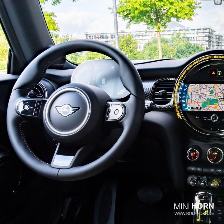 👉 👉 Wer sitzt in dieser MINI Cooper SE Resolute Edition neben Euch? Markiert Euren Beifahrer in den Kommentaren!
#MIN