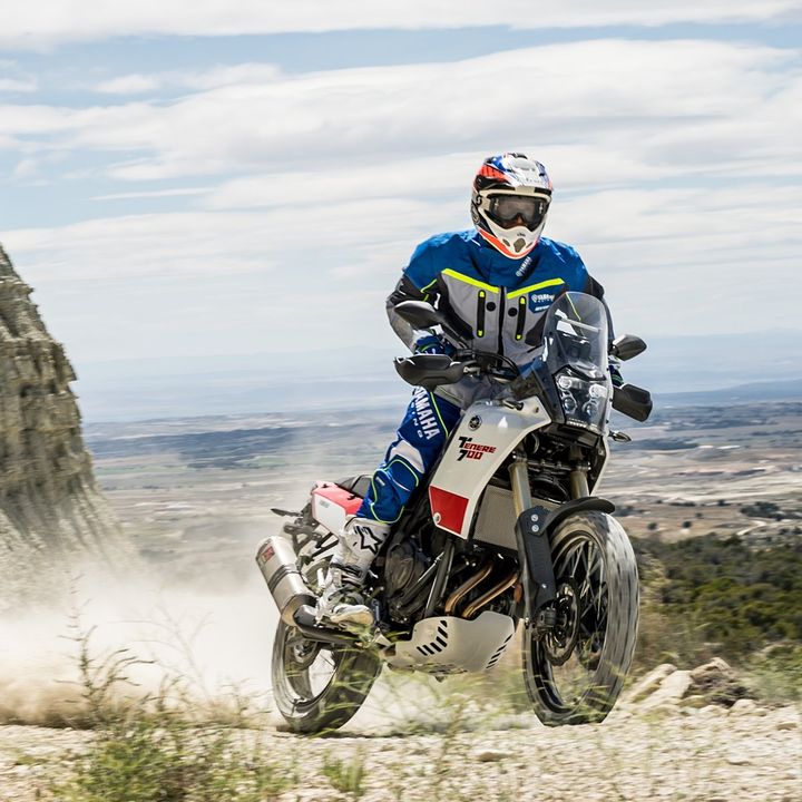 Auf gehts in Wochenende! 🙌 Die perfekte Zeit für eine Ausfahrt in die Natur. 😍 #Yamaha #RevsYourHeart #YamahaRiders #WeekendVibes #Tenere700